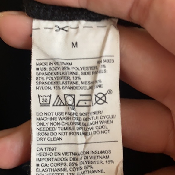 Old navy Active High Rise Leggings with Pockets - Picture 7 of 9